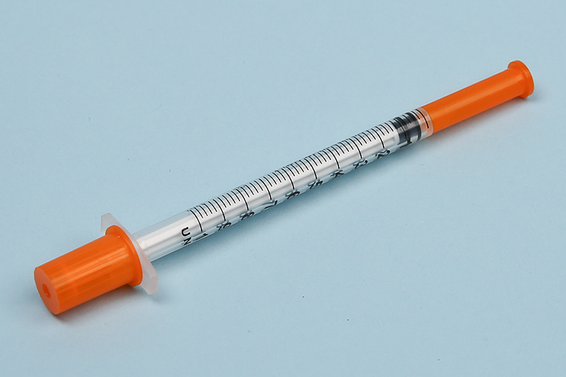 Одноразовый инсулиновый шприц (U-100)